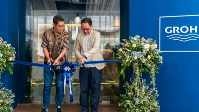 Lixil Buka Showroom Manzio di Surabaya Dukung Industri Arsitektur dan Properti Jatim