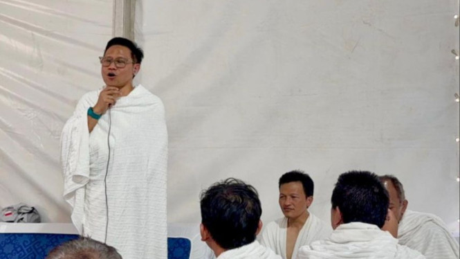 Anggota Amirul Hajj Sekaligus Menteri Koordinator Pemberdayaan Masyarakat Abdul Muhaimin Iskandar di Tenda Jemaah Haji.