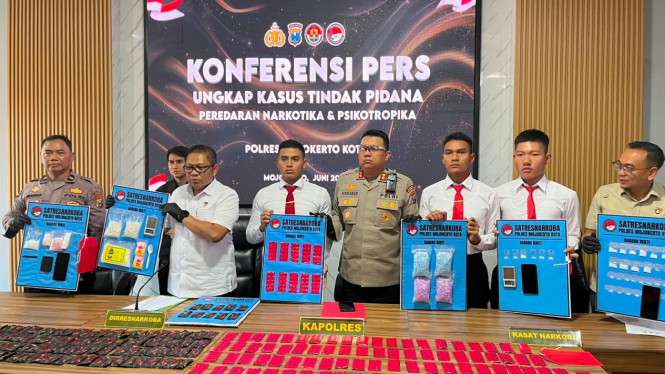 Kapolres Mojokerto Kota AKBP Herdiawan Arifianto saat konferensi pers