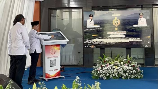Bupati Mojokerto Muhammad Albarra saat Peluncuran Aplikasi Amawabumi