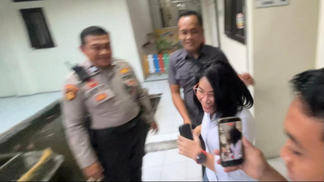 Yan Dwi Mujianti, terdakwa perkara penggelapan uang Majapahit Homestay di Mojokerto.