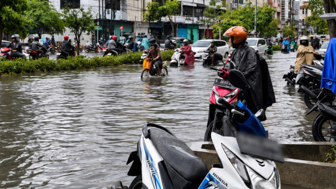 Banjir di Surabaya