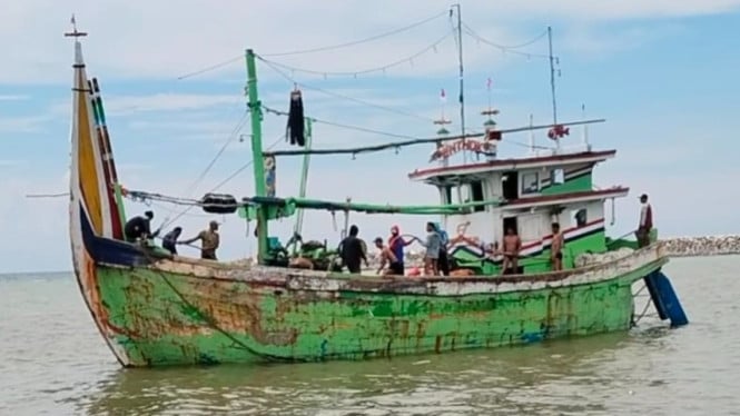 3 Hari Hilang Kontak di Perairan Kangean, KMP Entok dengan 19 ABK belum Ditemukan