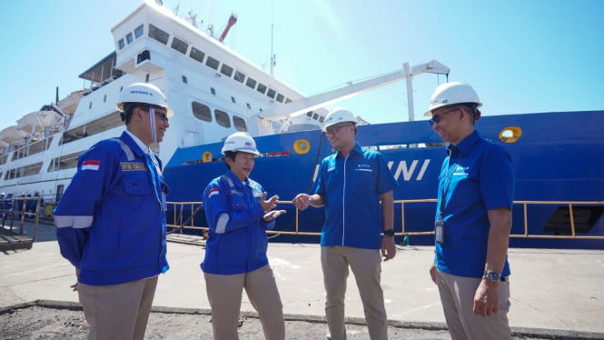 Proses Revitalisasi KM Umsini.