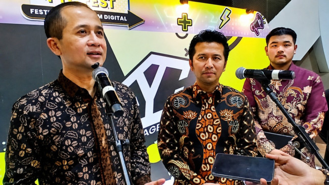 (dari kiri) Mentrans, Wagub Jatim, Direktur FYC.