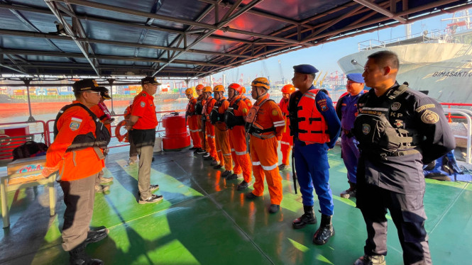 SAR Gabungan Saat Persiapan Pencarian Kapal Nelayan Entok yang Hilang.