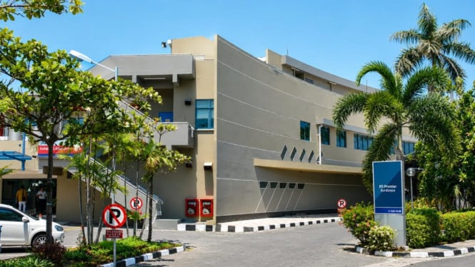 Gedung RS Premier Surabaya.