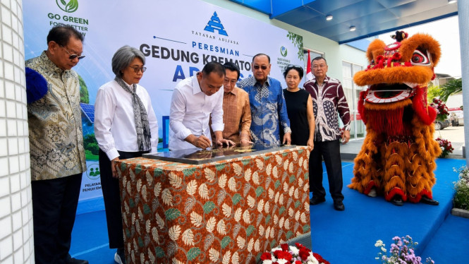 Wali Kota Surabaya Eri Cahyadi Meresmikan Krematorium Modern Adi Jasa, Sabtu, 18 Juli 2026.