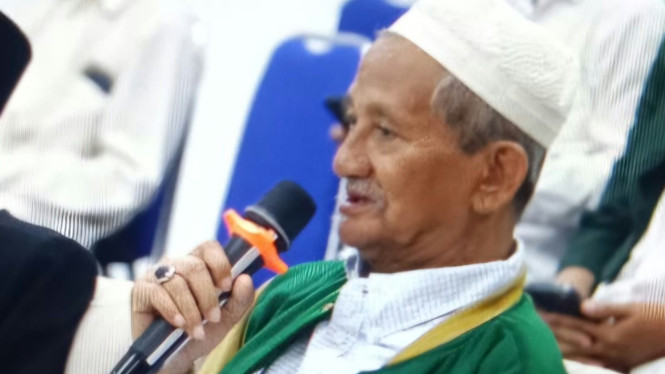 Pengasuh Ponpes Progresif Bumi Shalawat Sidoarjo, KH Agoes Ali Masyhuri atau Gus Ali.