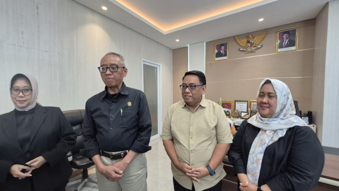Pimpinan Kampus Untag saat Mengumumkan kepada Mahasiswa Terdampak Gempa NTT.