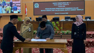 DPRD Demak Umumkan Pasangan Esti - Gus Bad Sebagai Bupati dan Wabup Terpilih