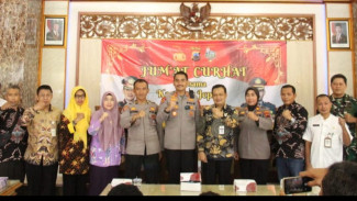 Resmi Jabat Kapolres Jepara, AKBP Erick Sapa Warga Melalui Jumat Curhat