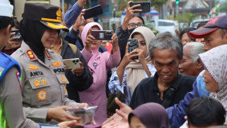 Sungguh Berbaik Hati, Kapolresta Cantik Magelang Tebar Takjil Jelang Buka Puasa