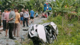 Kecelakaan Maut di Sukoharjo: Mobil Pemudik Tertabrak Kereta, 4 Tewas