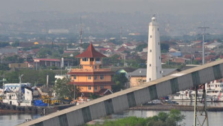 Menara Suar Willem III: Penjaga Lautan Jawa dari Masa Kolonial