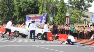 Dipaksa Lihat Simulasi Kelalaian Berlalu-lintas, Pelajar Kudus Makin Disiplin di Jalan Raya
