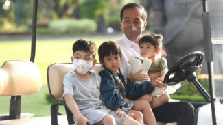 Jokowi Ajak Keluarga Liburan, Ogah Bahas Politik: 