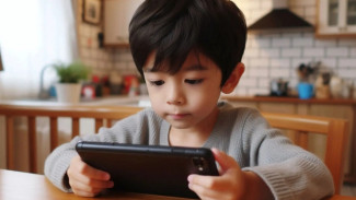 Cara Bijak Dampingi Anak Bermain Gadget