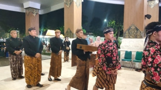Soloraya Great Sale 2025 di Karanganyar Dibuka Meriah, Kirab Pusaka dan Gunungan Hasil Bumi Jadi Sorotan