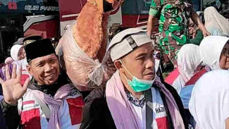 Selamat Datang Haji Mabrur! Jamaah Kloter 61 Karanganyar Tiba di Tanah Air dengan Selamat