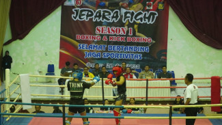 Ratusan Pria Kekar Serbu Gedung Wanita Jepara, Adu Jotos Demi Sabuk Juara Jepara Fight Season 1