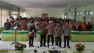 Kenakalan Remaja Diungkap Polisi Dihadapan Ratusan Pimpinan Madrasah di Kudus