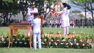 Bupati Rober Christanto Perdana Pimpin Upacara HUT RI ke-80 di Alun-Alun Karanganyar