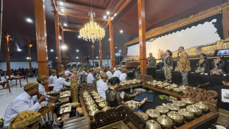 Wayang Kulit Semalam Suntuk Meriahkan Karanganyar, Ribuan Warga Nikmati Hiburan HUT RI ke-80