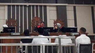 Sidang Perdana Dugaan Korupsi Alkes Dinkes Karanganyar, Mantan Kadinkes Purwati Didakwa TPPU