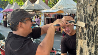 World Clean Up Day 2025, Bupati Rober Christanto Pimpin Aksi Cabut Paku Pohon di CFD Karanganyar