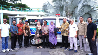 Telkom Serahkan Ambulans ke UMY, Dukung Layanan Darurat dan Pengabdian Masyarakat