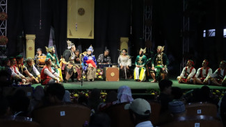 Biothoprak “Ande-Ande Lumuten”: Ketoprak Satir Satukan Biologi, Budaya, dan Kritik Sosial