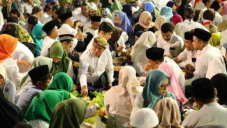Tradisi Kenduren Massal Cara Warga Syukuri Hari Jadi Kudus ke 476
