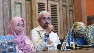 Istri Almarhum Arya Daru Buka Suara: “Saya Harus Bicara”