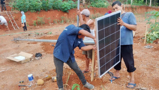 Energi Surya Terangi Bumi Perkemahan Gunungkidul, UMY Dorong Wisata Malam Ramah Lingkungan