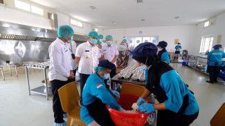 Gubernur Ahmad Luthfi Perketat Program Makanan Bergizi Gratis di Jawa Tengah, Semua Dapur Wajib Bersertifikat Higienis