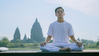 Meditasi di Candi Prambanan: Samadha Miracle of Mind Gaungkan Kesehatan Mental dan Spiritualitas Nusantara