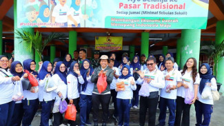 Kerahkan ASN Kudus Borong Belanjaan, Cara Samani Intakoris Jawab Keluhan Pedagang Pasar