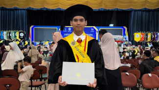 Rizky Aflaha: Doktor Fisika Termuda UGM yang Tak Sekadar Pintar