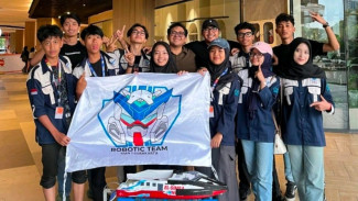 UNS dan MAN 1 Surakarta Kembangkan Robot Air untuk Pendidikan Madrasah