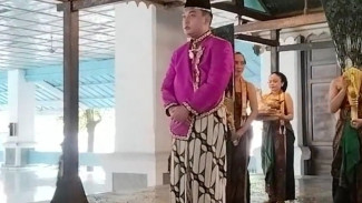 Jumenengan PB XIV Digelar, Kirab Agung Warnai Tradisi Keraton Surakarta.