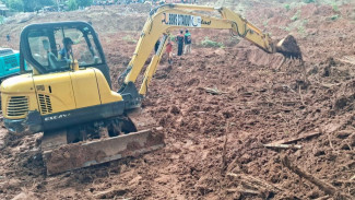 Hari Ketiga Longsor Cibeunying, Tim Evakuasi Tambah Alat Berat