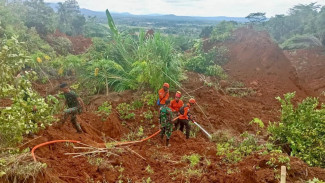 Longsor Besar Pandanarum: Ribuan Warga Mengungsi, Evakuasi Berkejaran dengan Ancaman Susulan