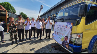 Bantuan Pangan Menjelang Nataru Mengalir ke 18 Kecamatan, Bupati Tegal: “Jangan Ada Pungli!