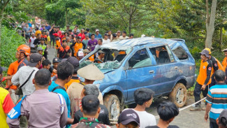 Mobil Jamaah Pura Terjun ke Jurang di Karanganyar, Terseret Tanjakan Banaran dan Dua Penumpang Selamat