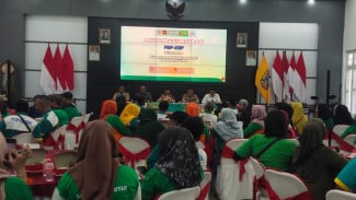 Gagal Bertemu Bupati, Buruh Tetap Serahkan Rekomendasi UMK Karanganyar 2026