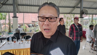 Kunjungan Dolfie ke Karanganyar Disuguhi Curhat Warga Persoalan Program Makan Bergizi