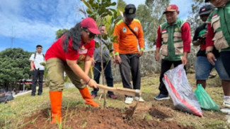 Hari Ibu di Gunungkidul: Seribu Pohon Ditanam di Embung Betara Sriten