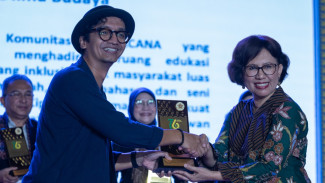 Paksi Raras Alit, pilih  Melestarikan Aksara dan Budaya Jawa
