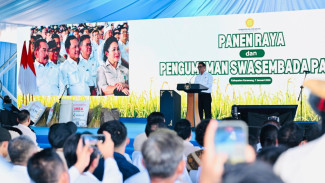 Awal 2026 Gemilang, Kapolda Jateng dan Tiga Kapolres Raih Satyalancana Wira Karya